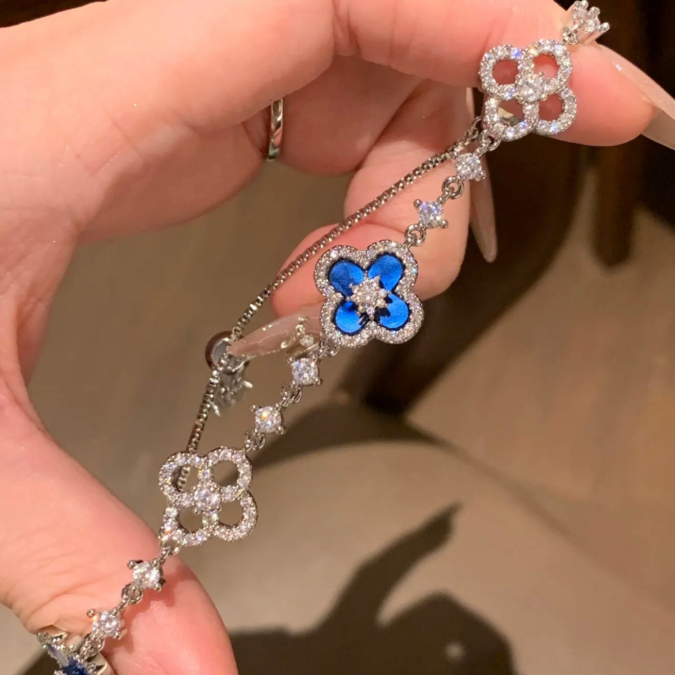 ¡®Loco¡¯CLOVER 5 MOTIF PINK BLUE RED WHITE BRACELET