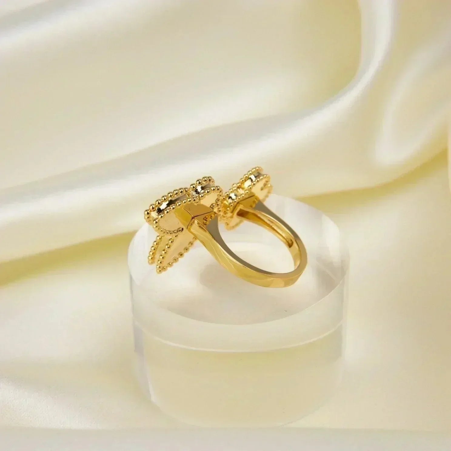 ¡®Loco¡¯LUCKY BETWEEN THE FINGER RING