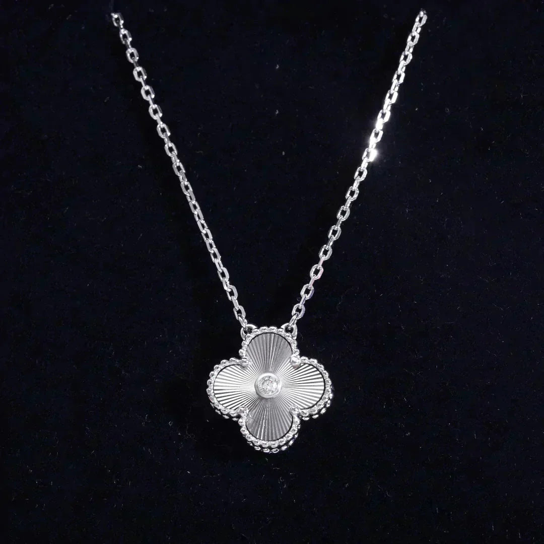 ¡®Loco¡¯CLOVER  15MM DIAMOND LASER NECKLACE SILVER