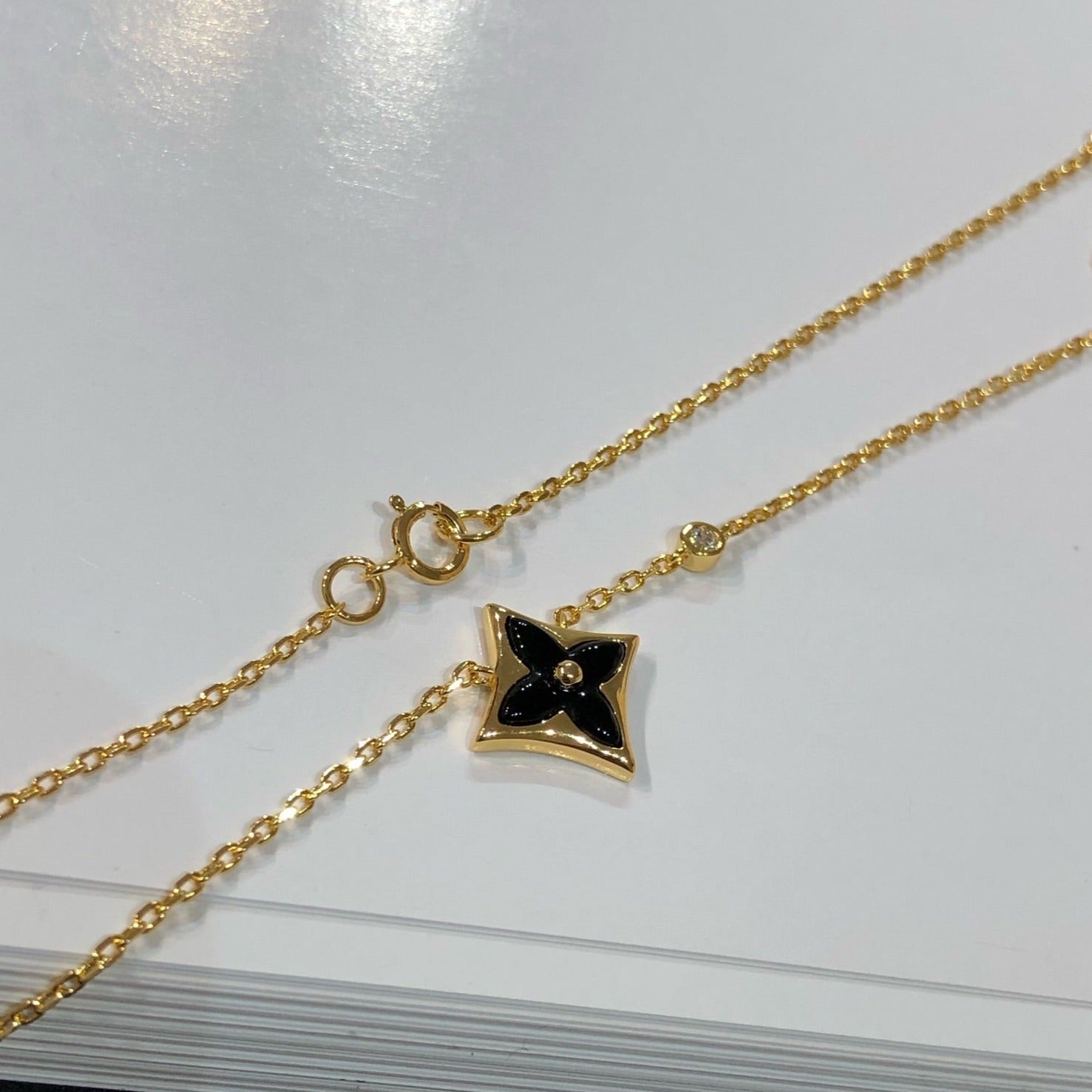 ¡®Loco¡¯STAR BLACK MOP NECKLACE