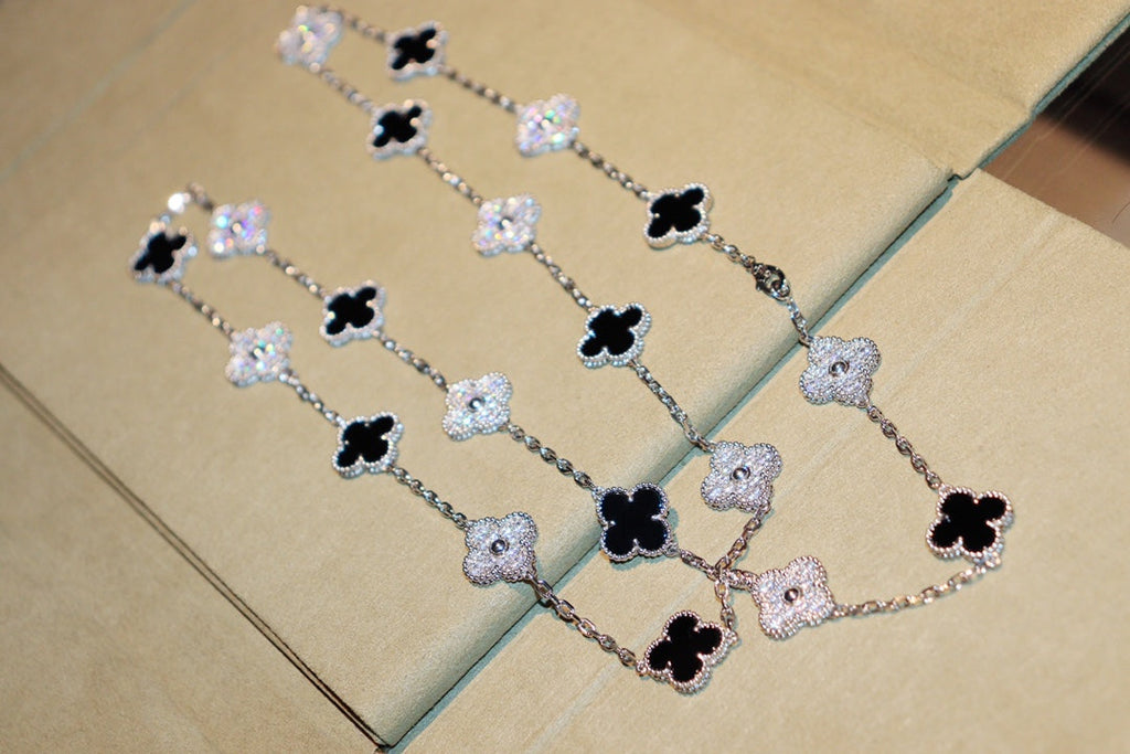 ¡®Loco¡¯CLOVER 20 MOTIFS ONYX DIAMOND SILVER