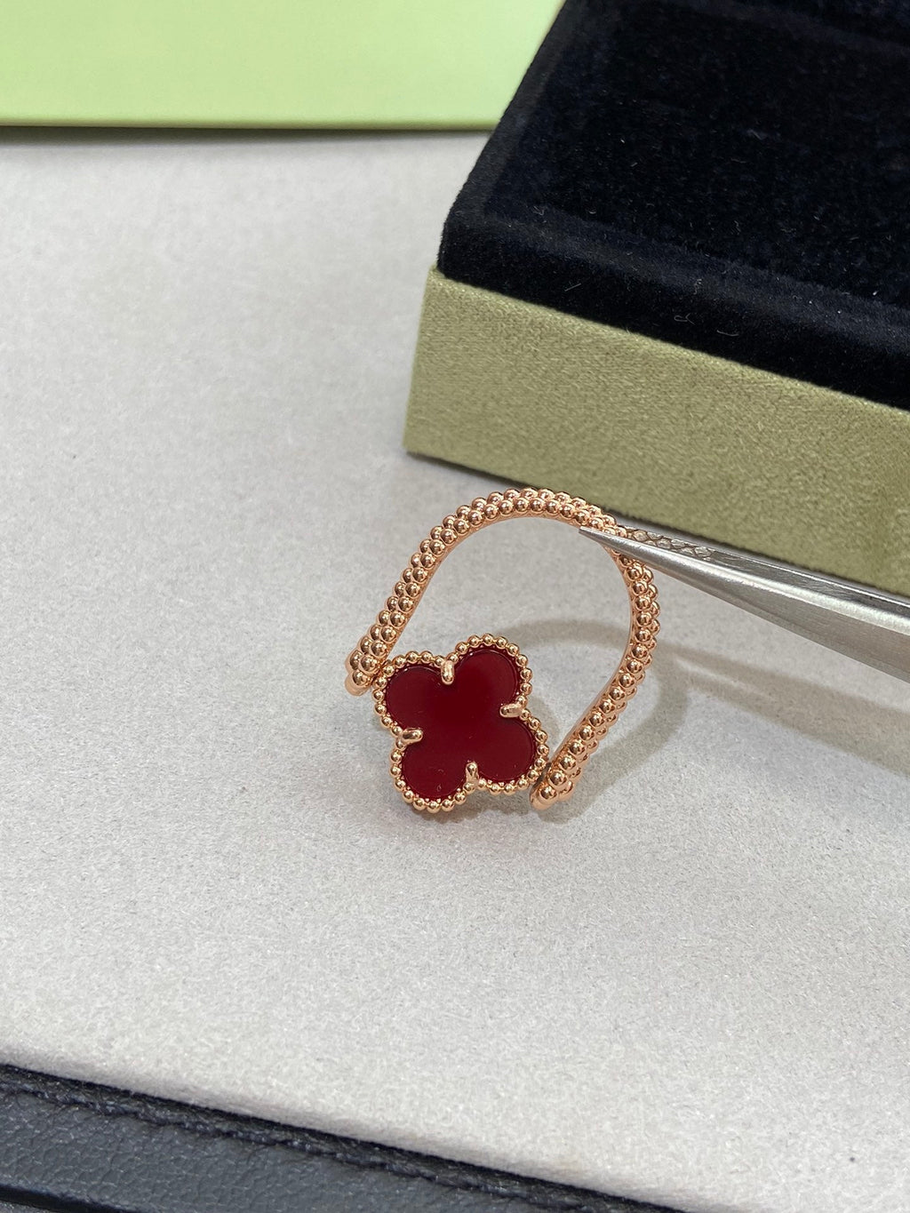 ¡®Loco¡¯CLOVER RIVERSIBLE ROSE GOLD RING