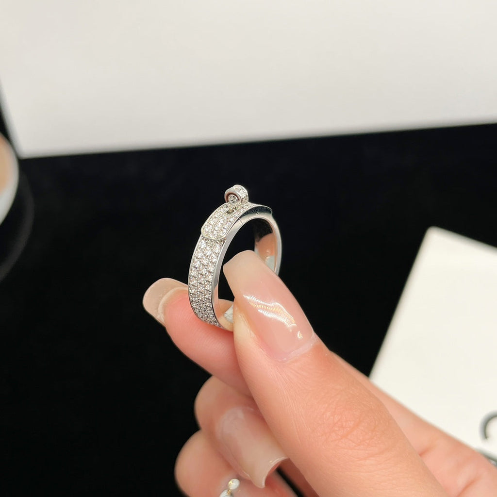 ¡®Loco¡¯KELLY SILVER DIAMOND RING