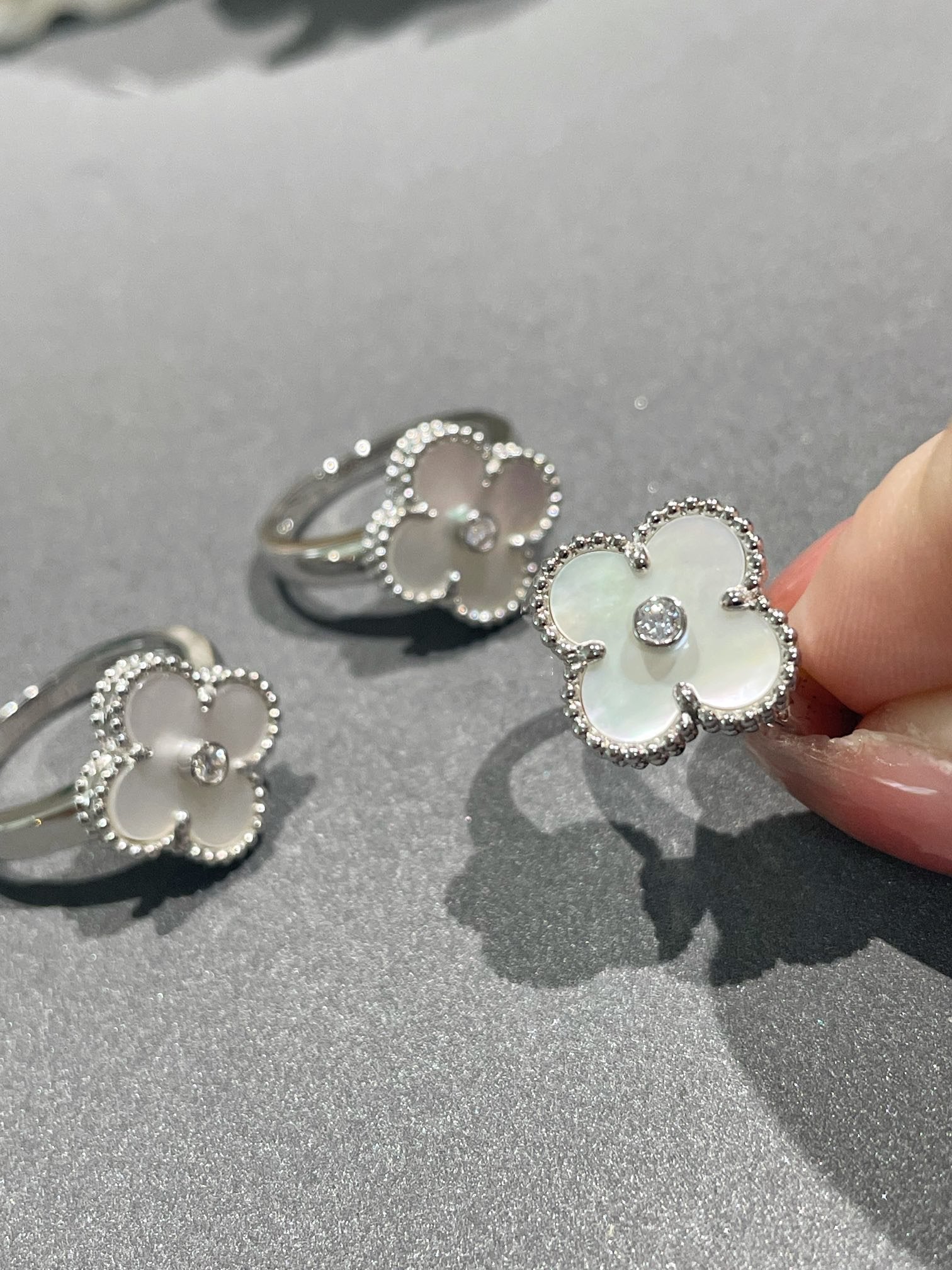¡®Loco¡¯CLOVER SILVER MOP DIAMOND RING
