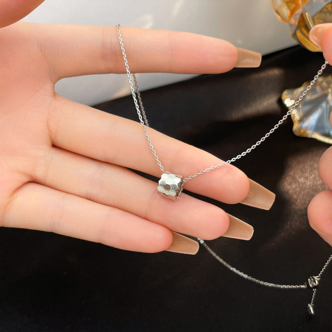 ¡®Loco¡¯BEE MINI NECKLACE