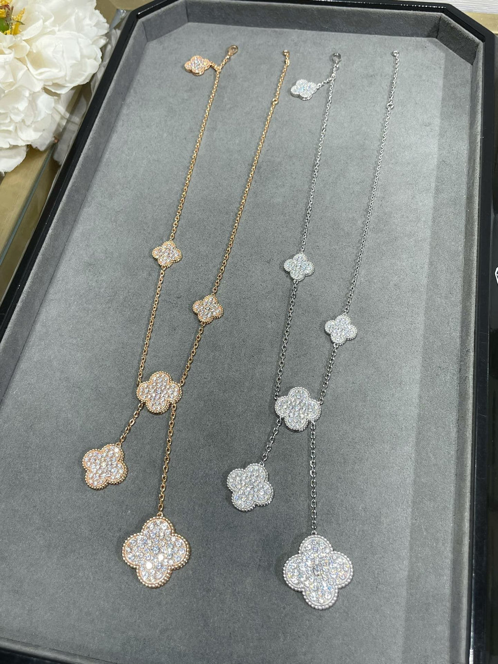 ¡®Loco¡¯CLOVER 6 MOTIF DIAMOND PAVED NECKLACE