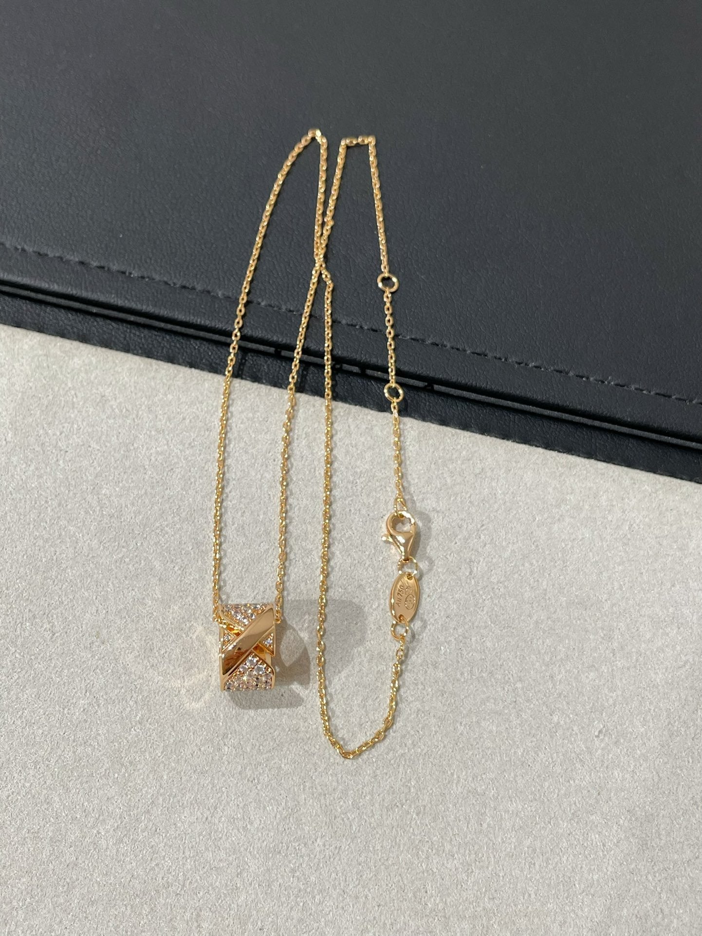 ¡®Loco¡¯LIENS EVIDENCE DIAMOND PAVED NECKLACE