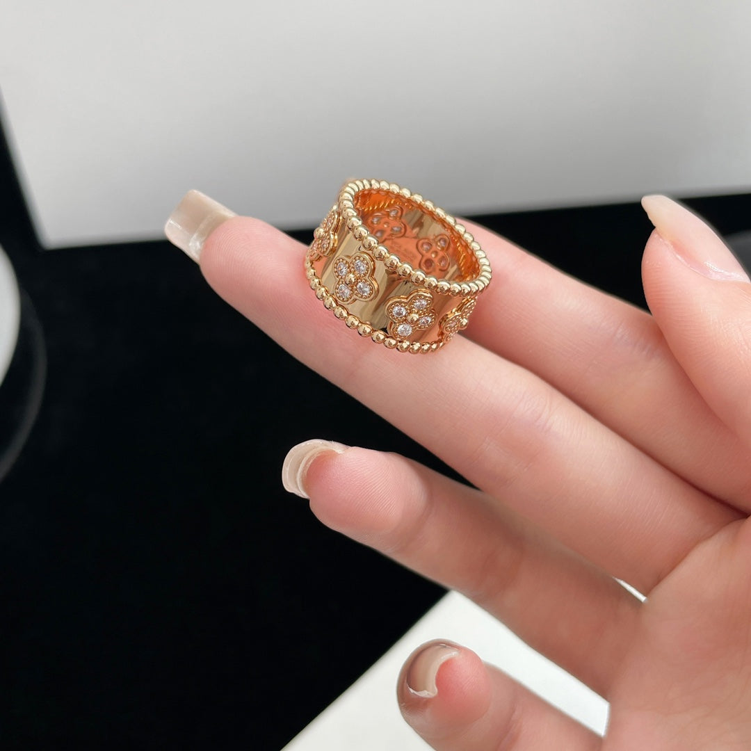 ¡®Loco¡¯PERLEE DIAMOND LARGE RING