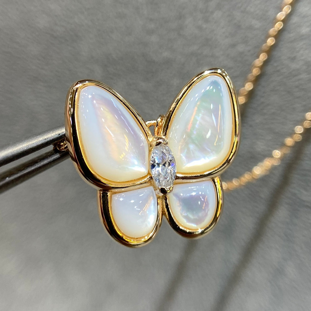 ¡®Loco¡¯BUTTERFLY MOP DIAMOND NECKLACE