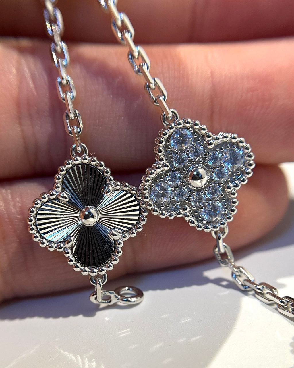 [Loco]New  CLOVER 5 MOTIF LASER BRACELET COLLECTION