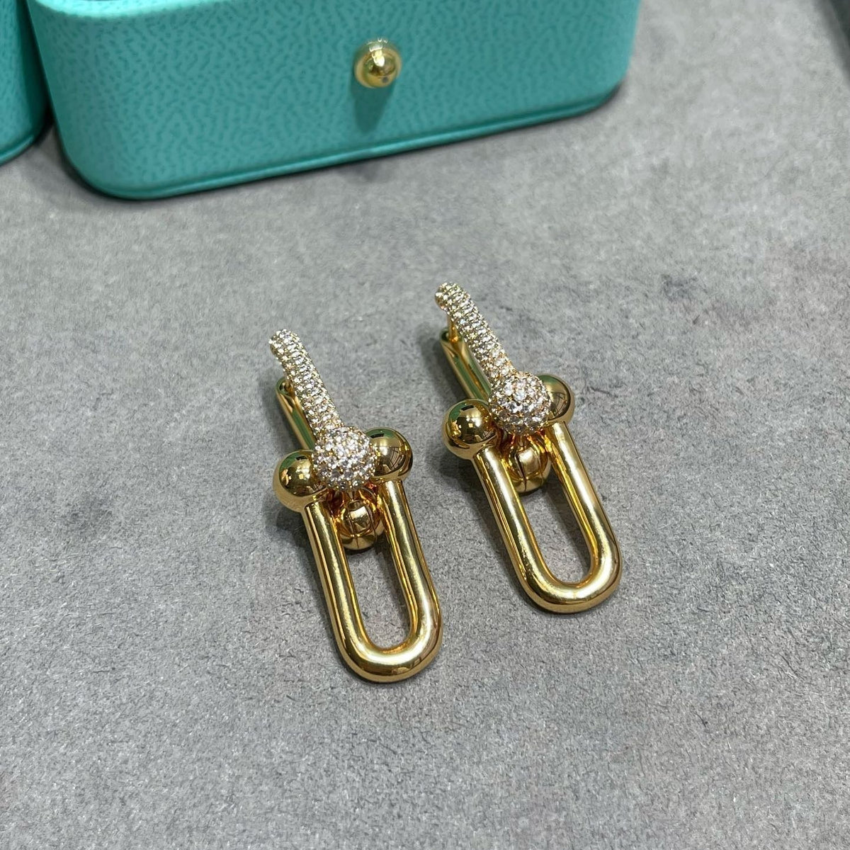 [Loco ] TF U-shaped diamond earrings
