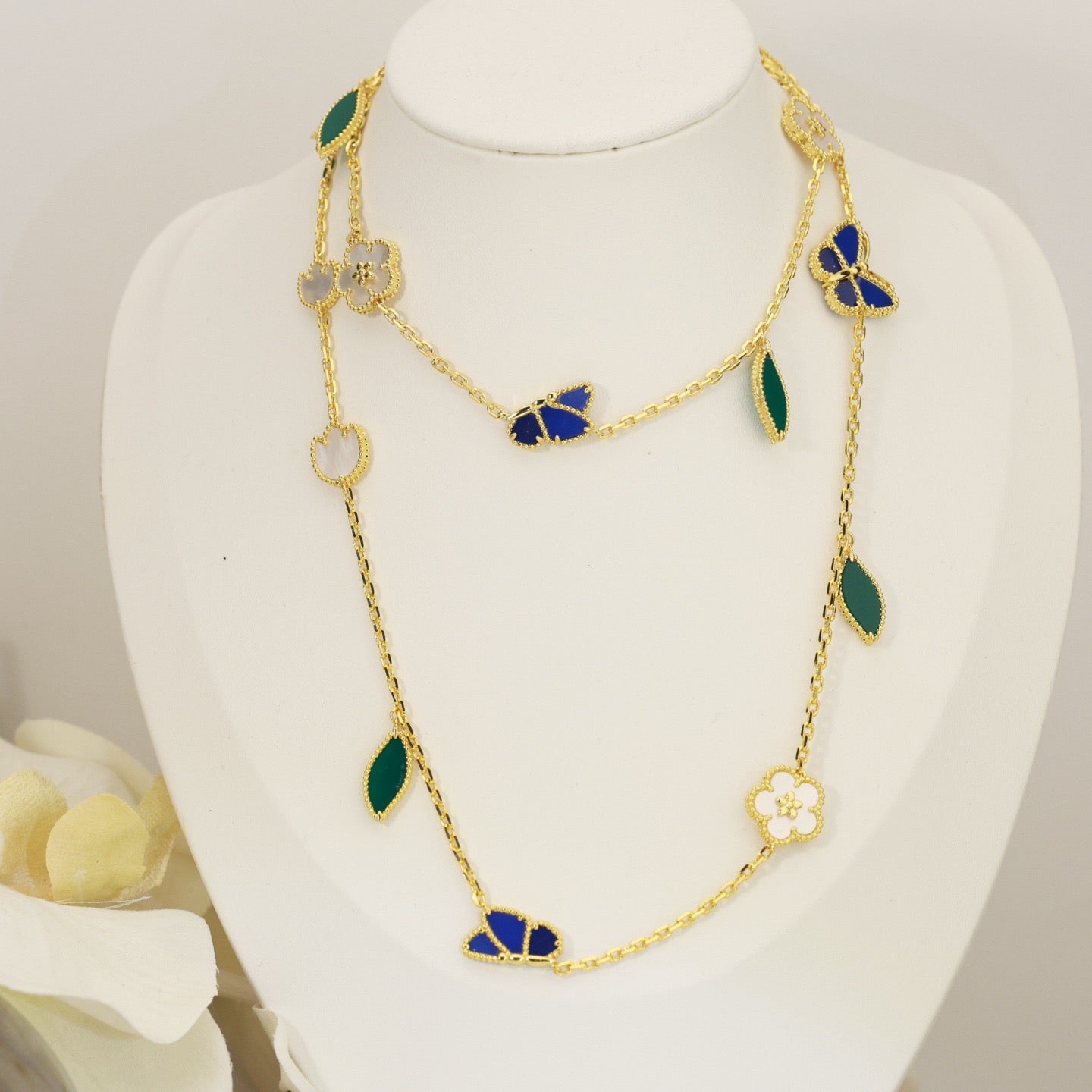 [Loco JURI]LUCKY SPRING BUTTERFLY 15 FLOWER NECKLACE
