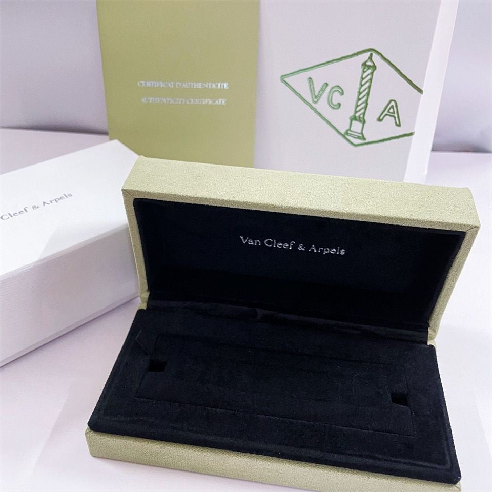 ¡®Loco¡¯VA CLOVER BRACELET NECKLACE RING BOX GIFT BAG