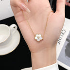 ¡®Loco¡¯LUCKY  WHITE MOP  PLUM BLOSSOM NECKLACE