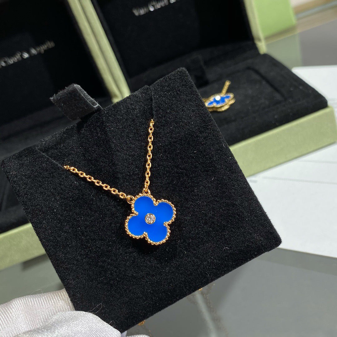 ¡®Loco¡¯CLOVER 15MM DIAMOND AND BLUE AGATE NECKLACE
