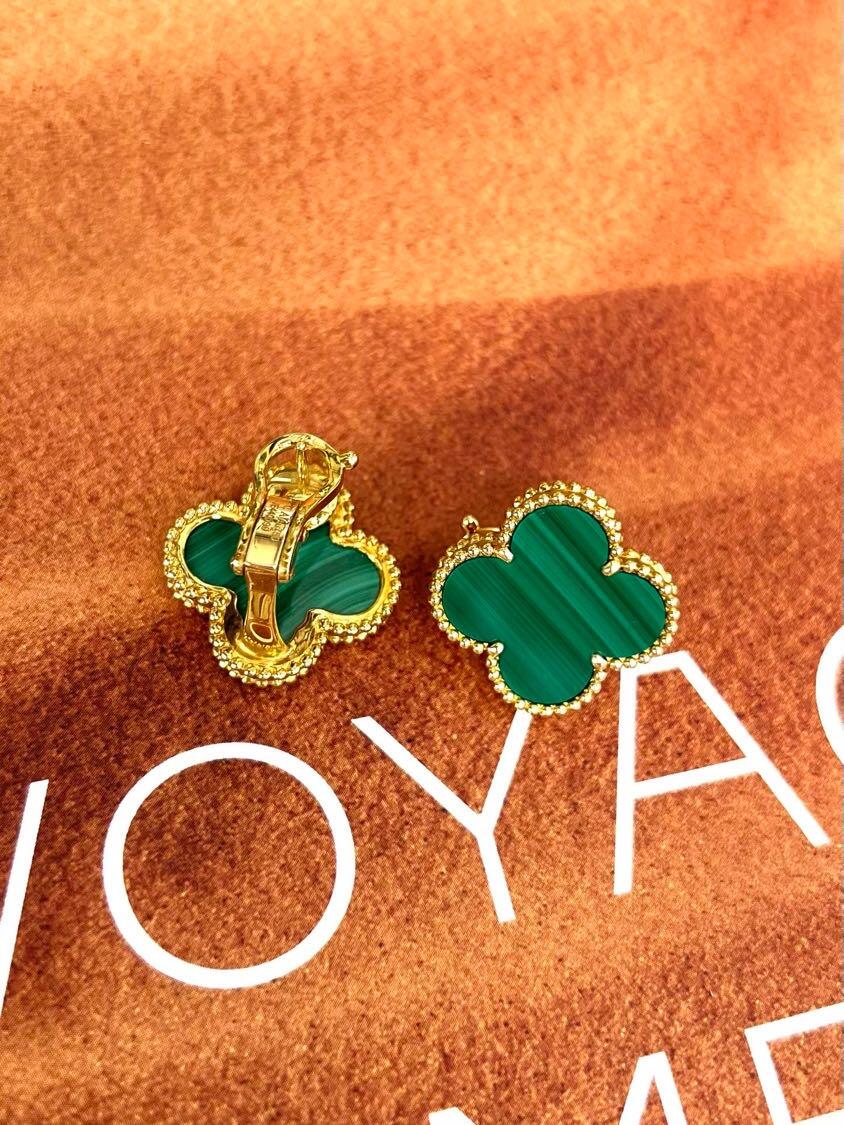 [Loco] CLOVER LARGE (20mm) 1 MOTIFS GREENER MOP STUD EARRINGS