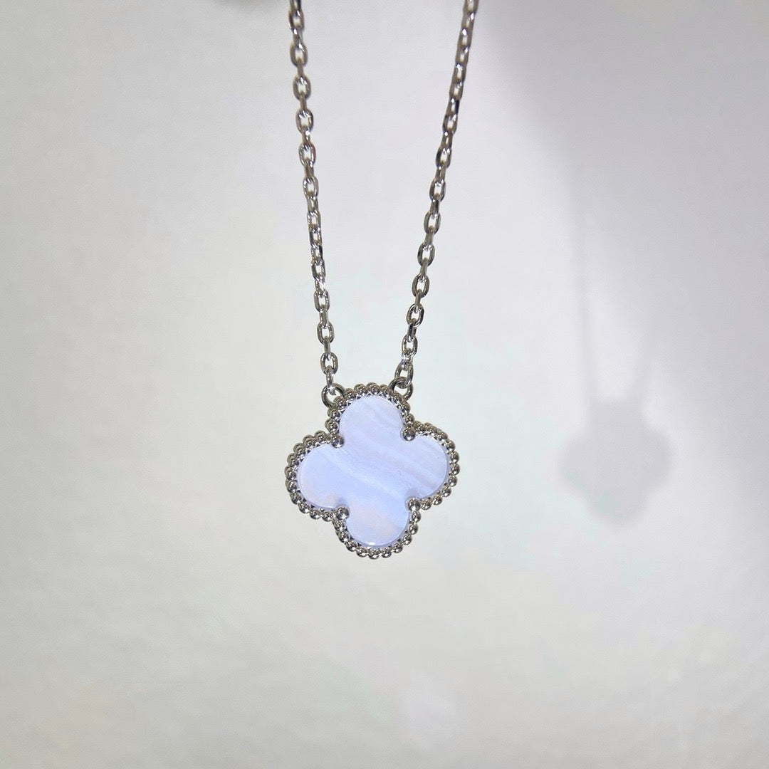 ¡®Loco¡¯CLOVER 15MM BLUE CHALCEDONY NECKLACE SILVER