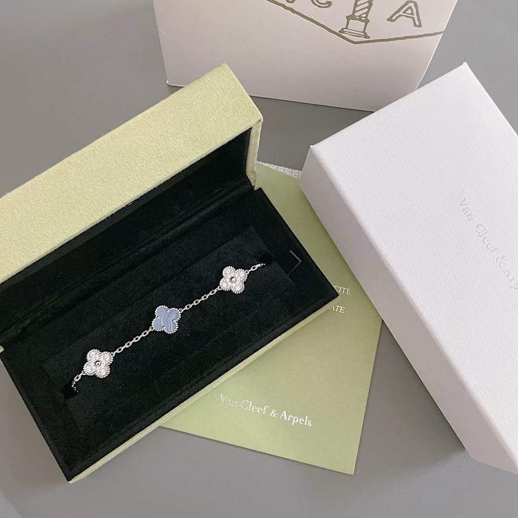 [Loco]New  CLOVER 5 MOTIF PURPLE CHALCEDONY BRACELET COLLECTION