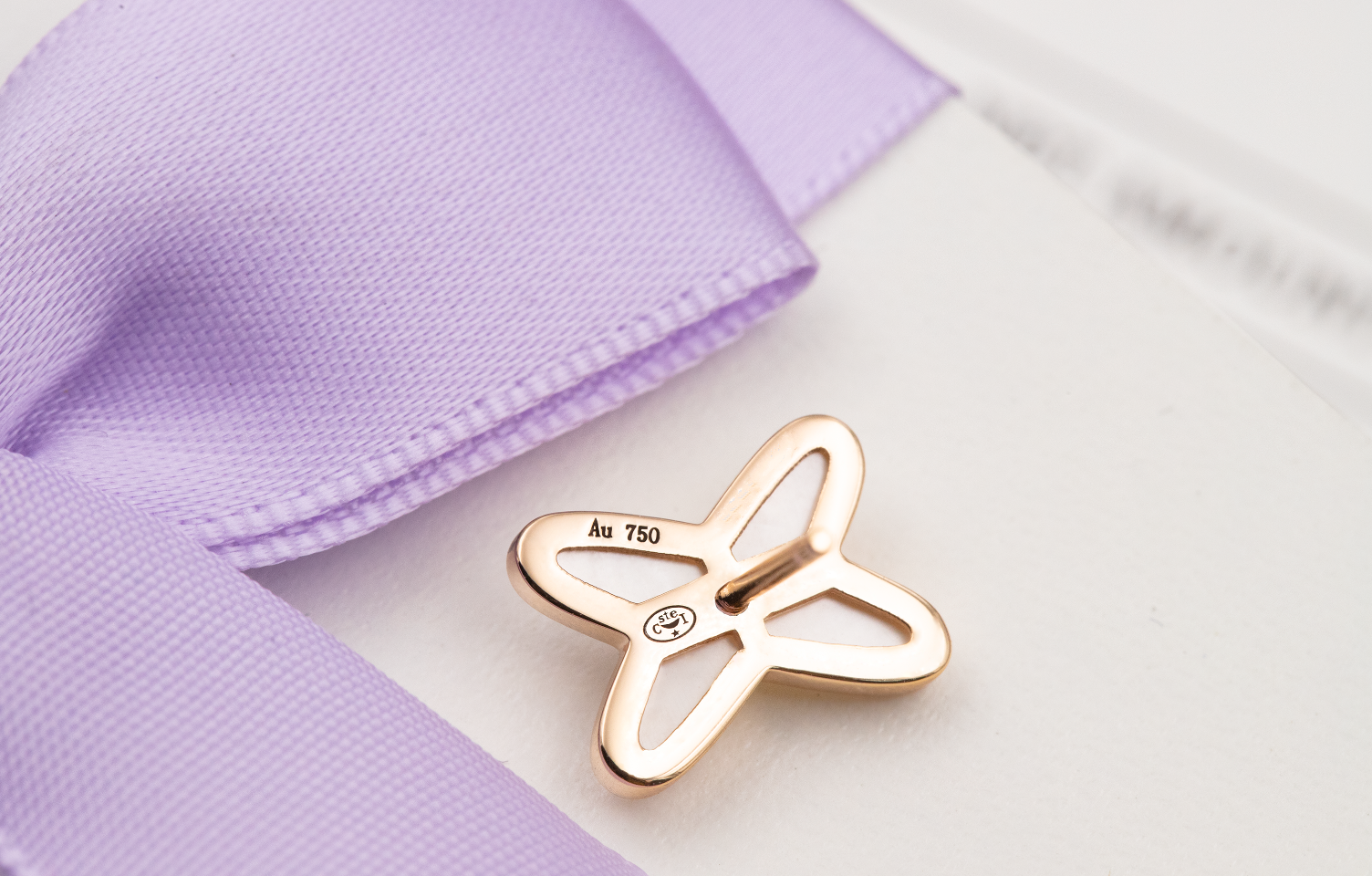 ¡®Loco¡¯JEUX DE WHITE MOP PINK GOLD DIAMOND EARRINGS