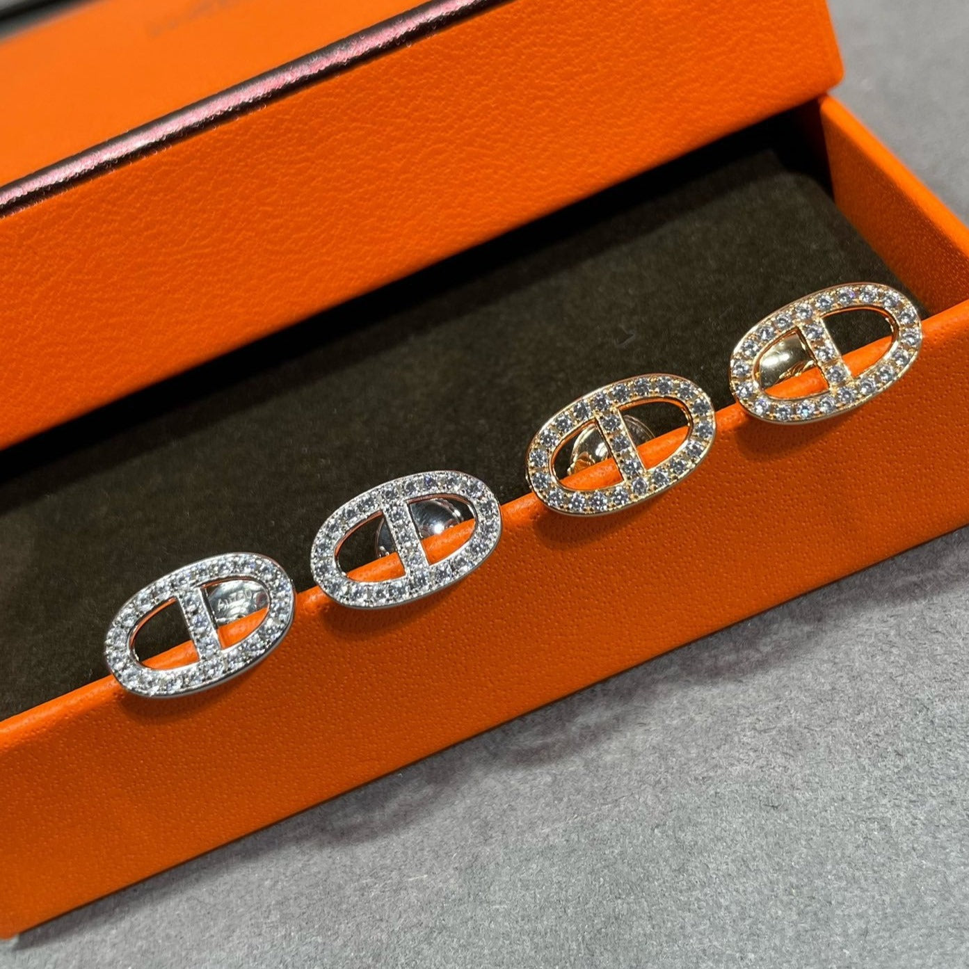 ¡®Loco¡¯HM FULL DIAMOND PIG NOSE STUD EARRINGS