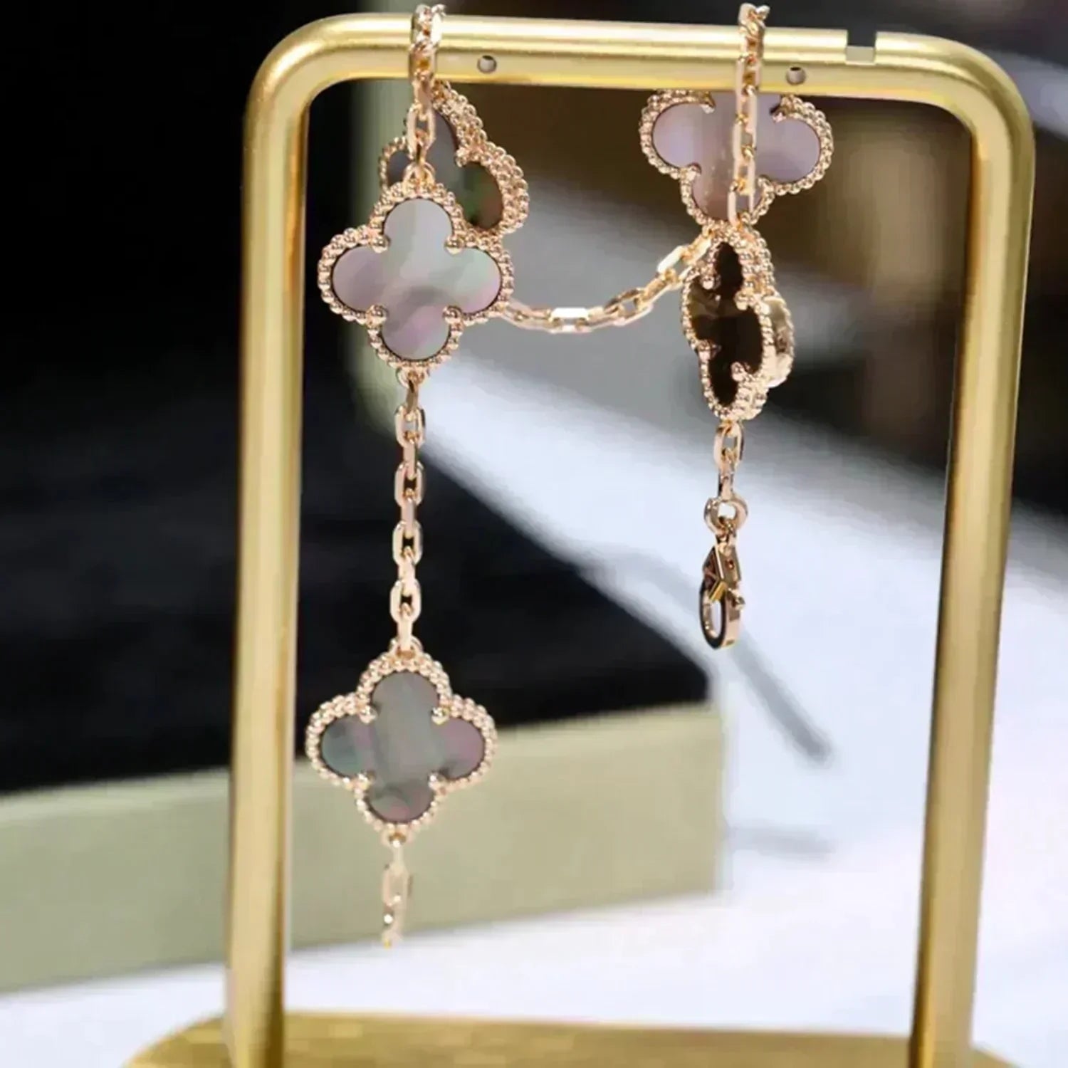 [Loco]New CLOVER 5 MOTIF GRAY MOP BRACELET COLLECTION