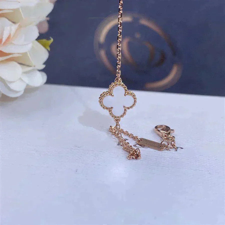 ¡®Loco¡¯CLOVER WHITE MOP SINGLE FLOWER BRACELET