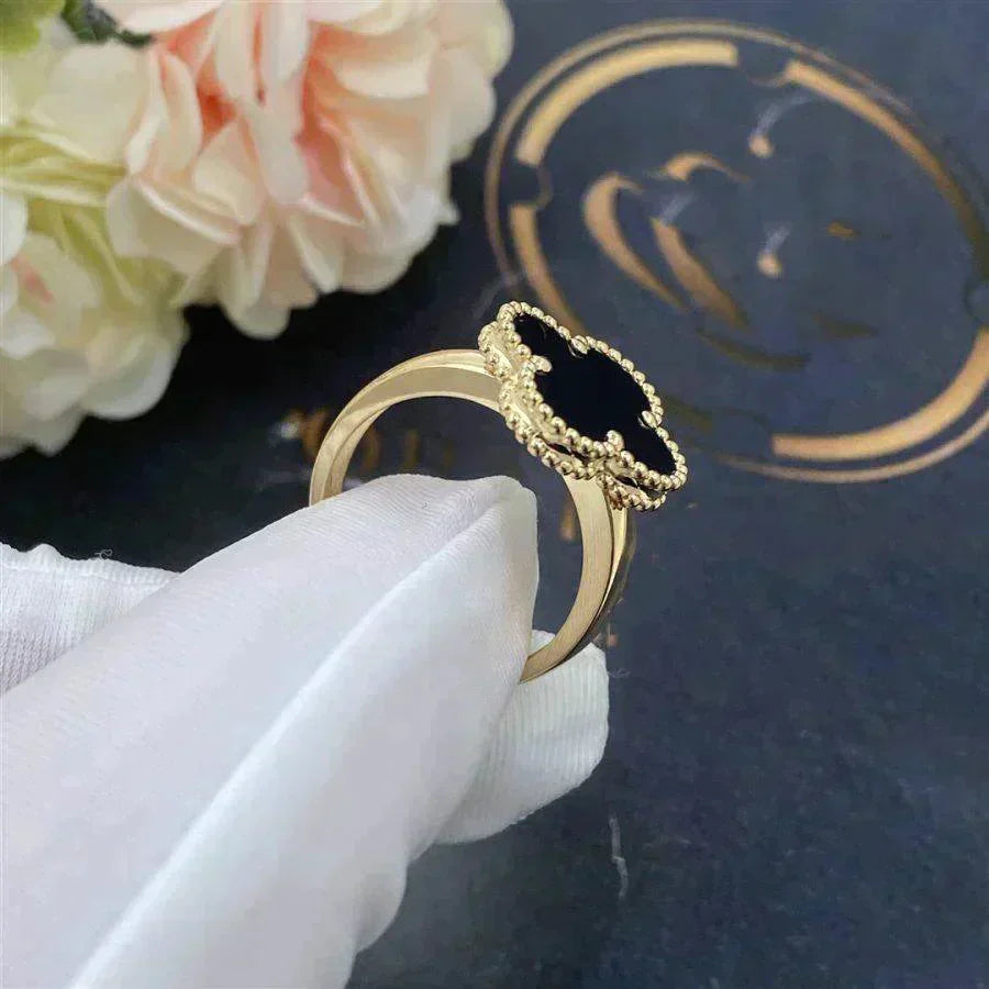 ¡®Loco¡¯CLOVER ONYX RING