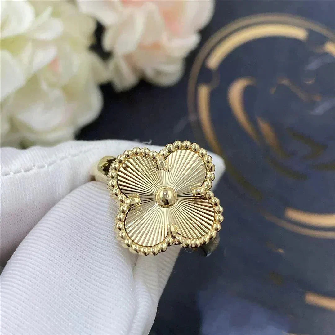 ¡®Loco¡¯CLOVER GOLD RING