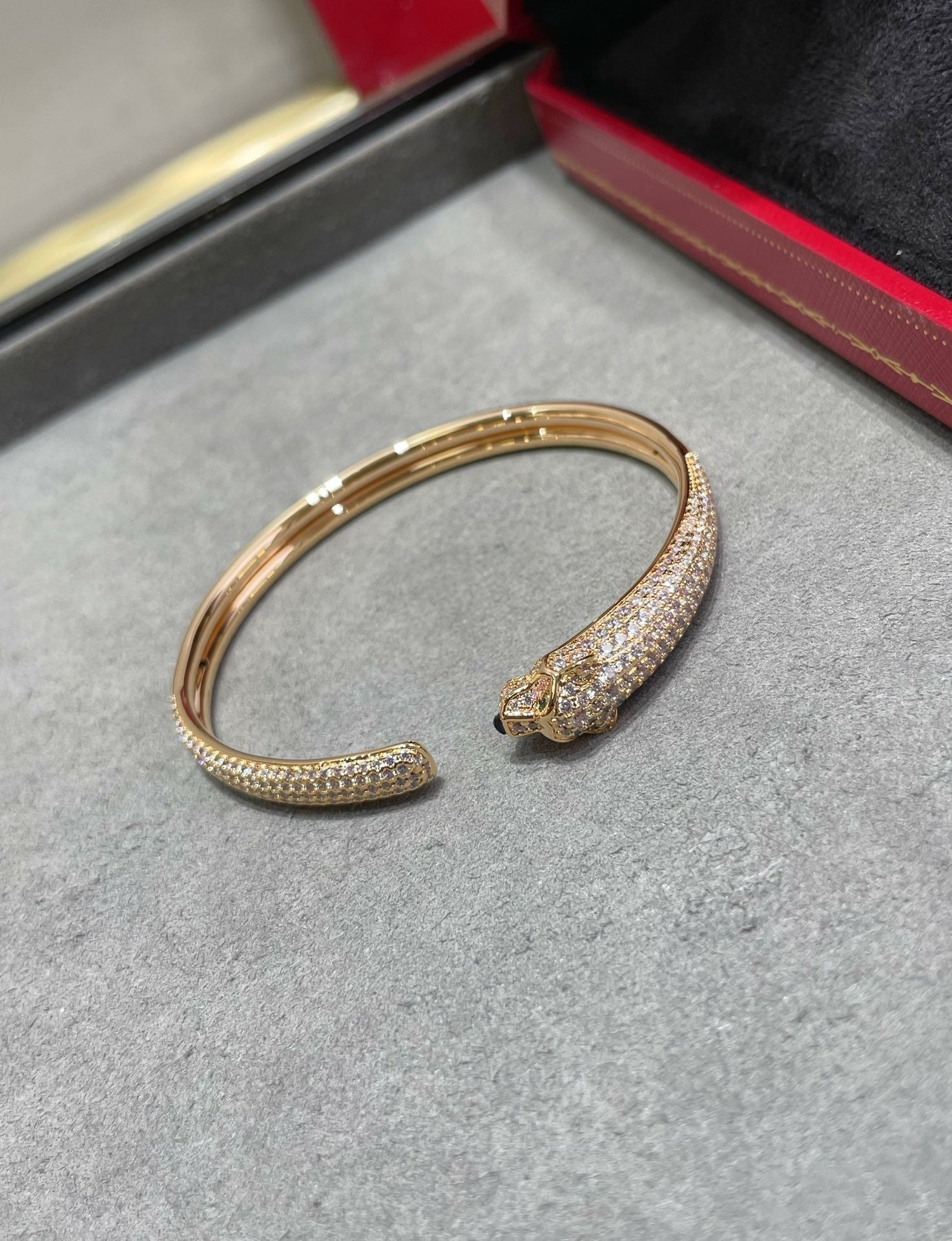 ¡®Loco¡¯PANTHERE FULL DIAMOND OPEN BRACELET