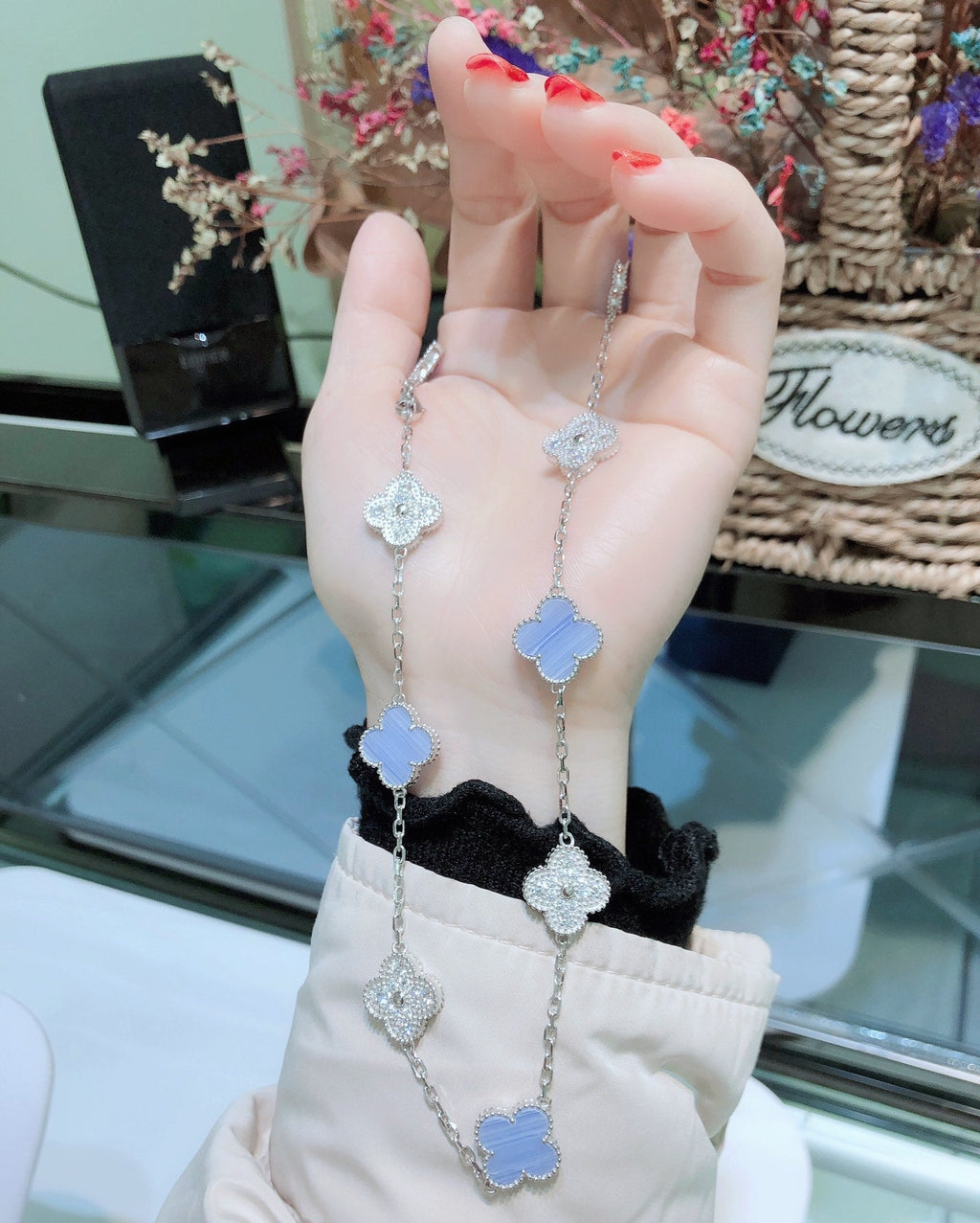 ¡®Loco¡¯CLOVER 10 MOTIFS CHALCEDONY DIAMONDS SILVER NECKLACE