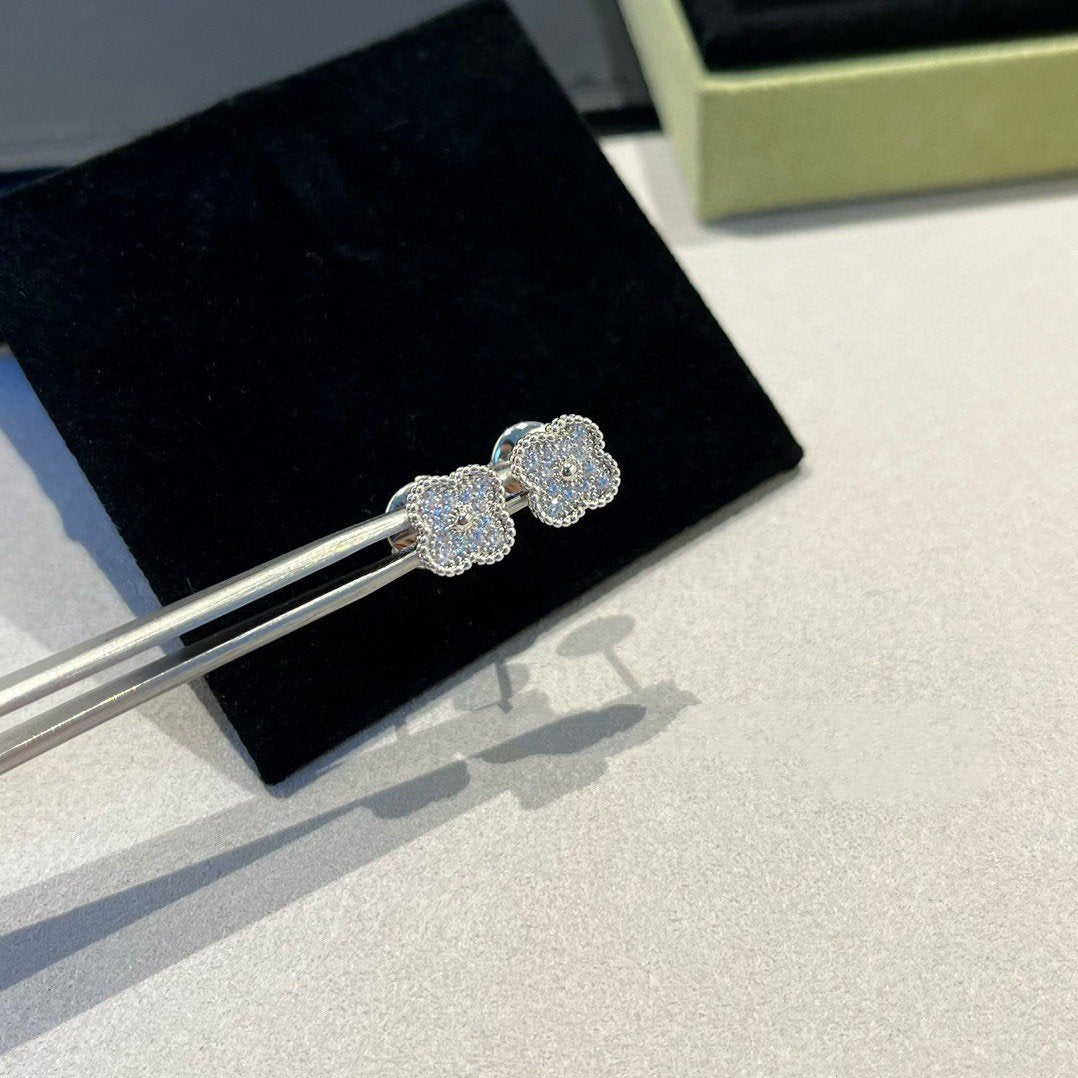 ¡®Loco¡¯CLOVER MINI DIAMOND STUD EARRINGS